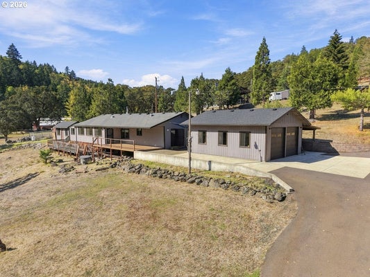911 JADE DR, ROSEBURG, OR 97471 - Image e8b6d98109ea4859aec837e1e741d43d/237885438