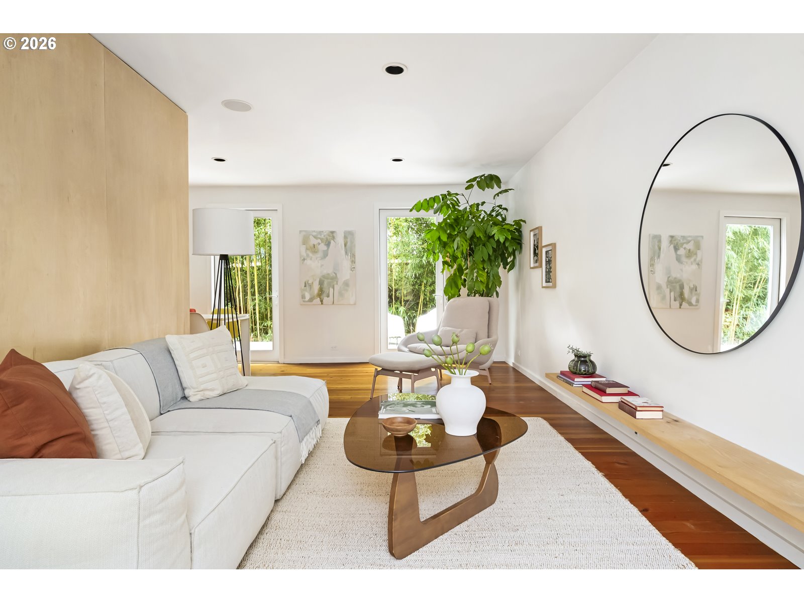 3965 N GANTENBEIN AVE