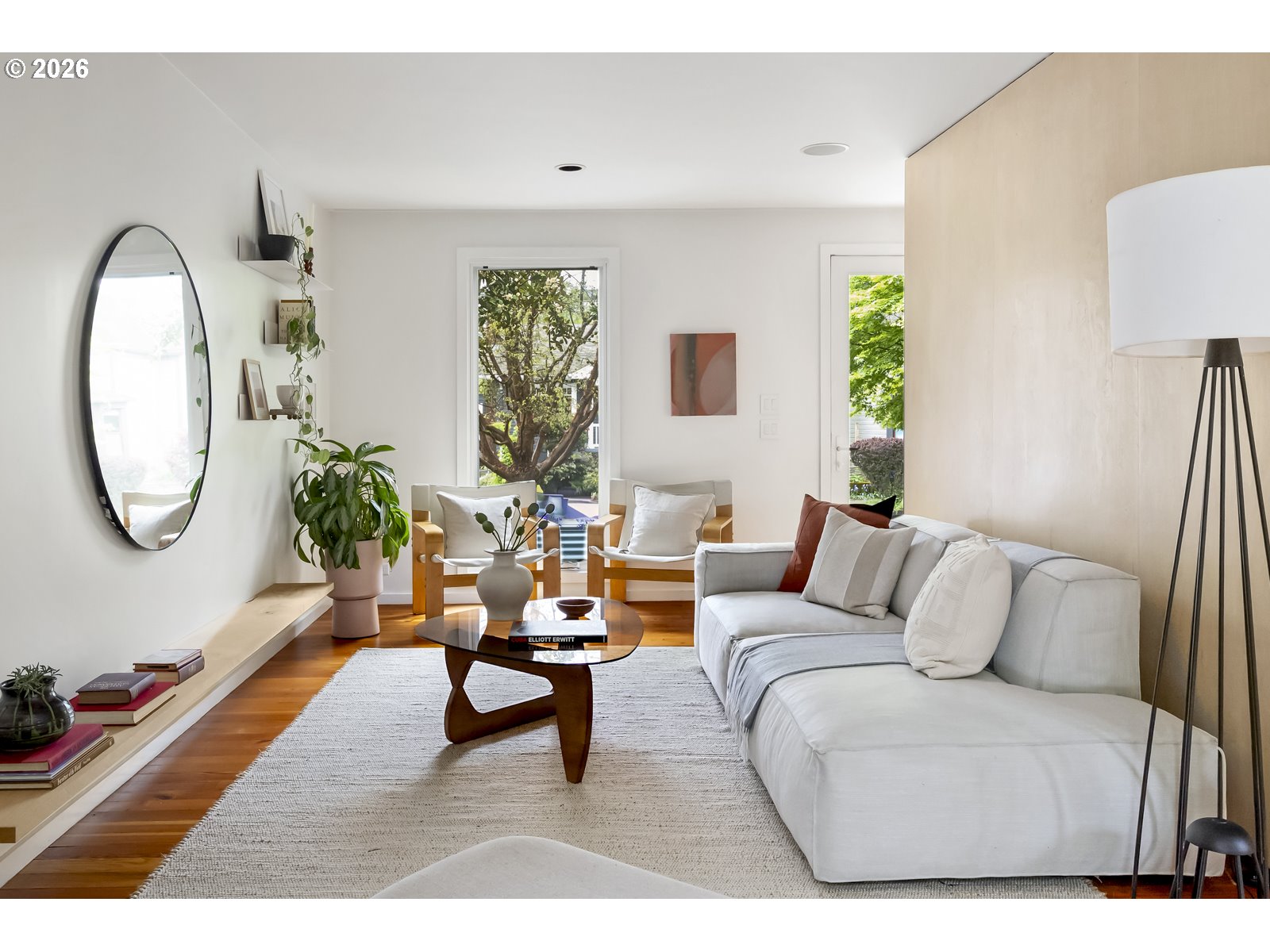 3965 N GANTENBEIN AVE