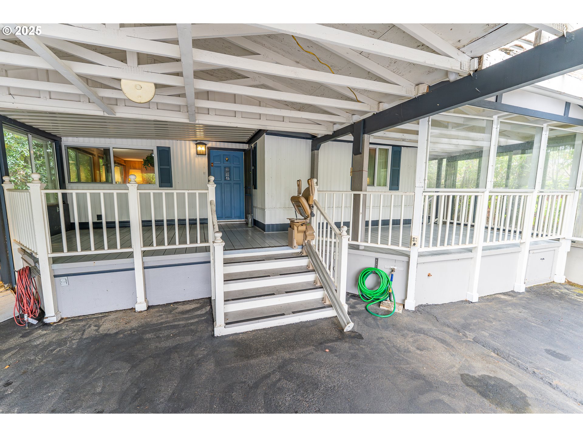 1600 RHODODENDRON DR 207