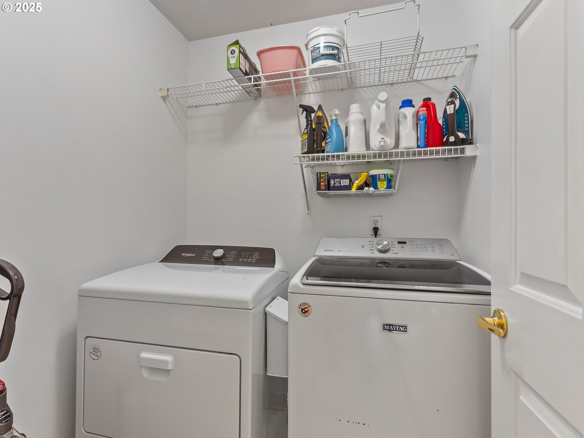 Vancouver, Washington 98683, United States, 4 Bedrooms Bedrooms, ,3 BathroomsBathrooms,Residential,Pending,161476