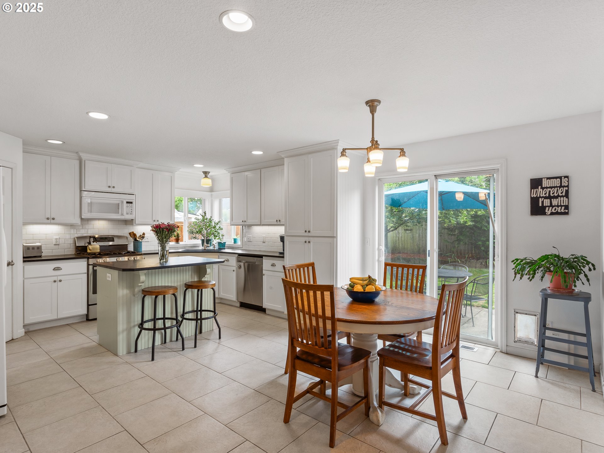 Vancouver, Washington 98683, United States, 4 Bedrooms Bedrooms, ,3 BathroomsBathrooms,Residential,Pending,161476