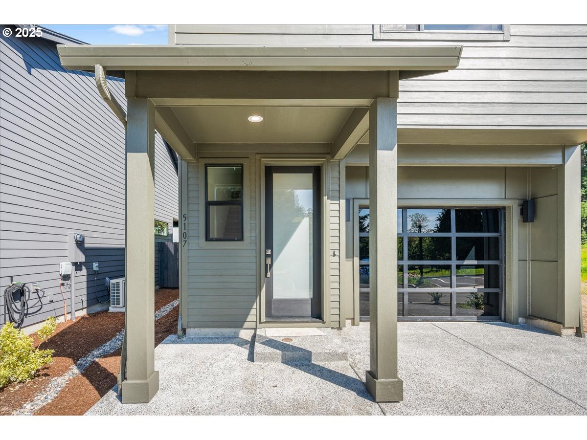 5106 NE 113TH LOOP