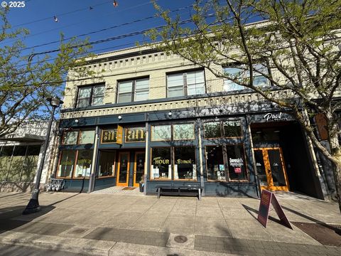 8212 N DENVER AVE Portland OR 97217