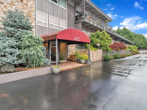 Photo of 4460 SW Scholls Ferry Rd, Portland, OR 97225 (MLS # 118869231)