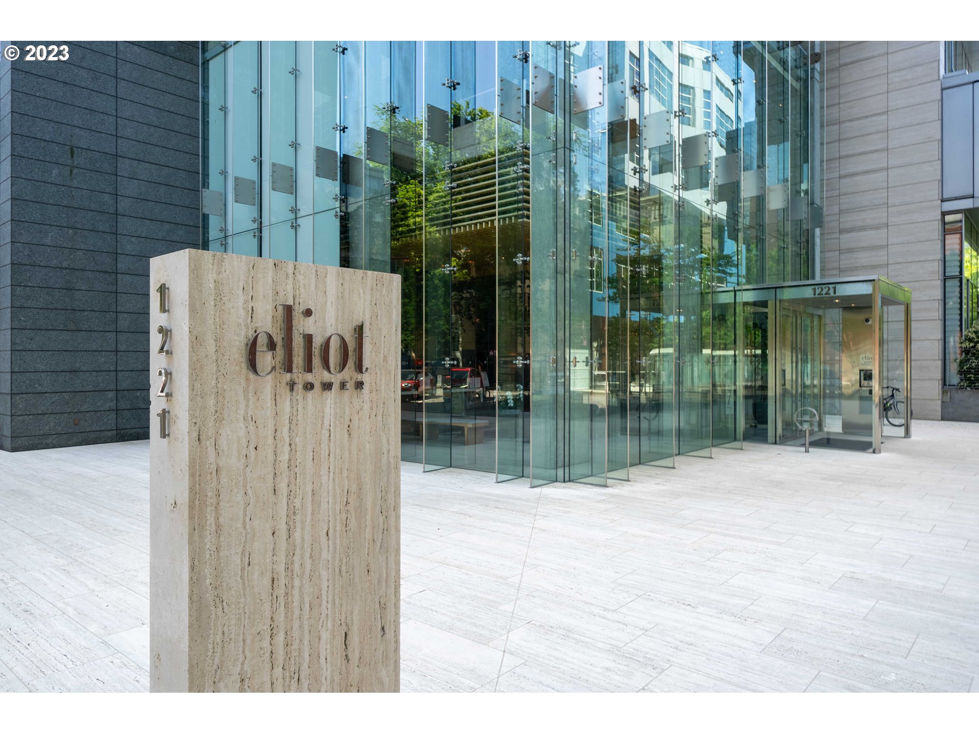 1221 SW 10TH AVE 612