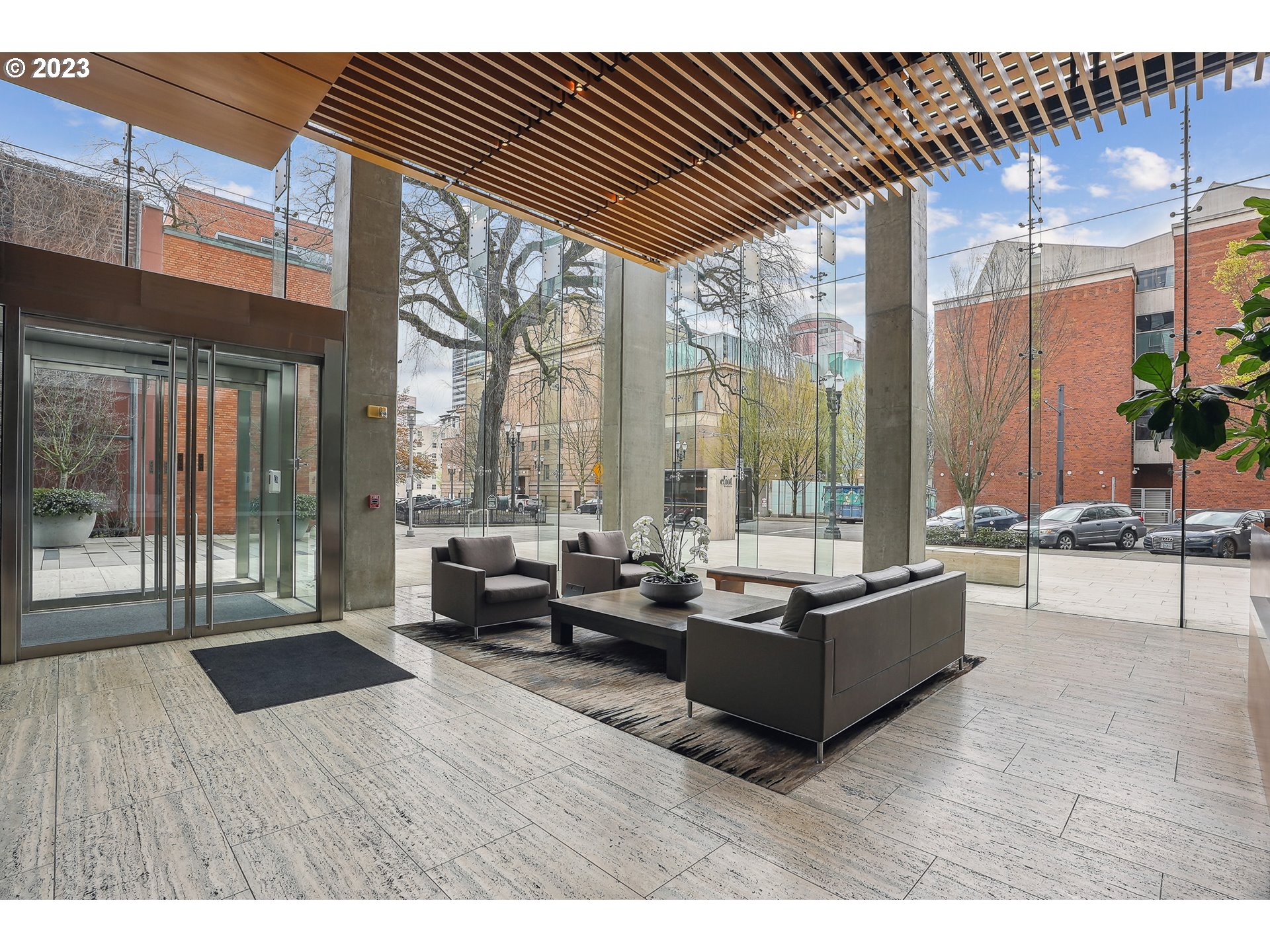 1221 SW 10TH AVE 612