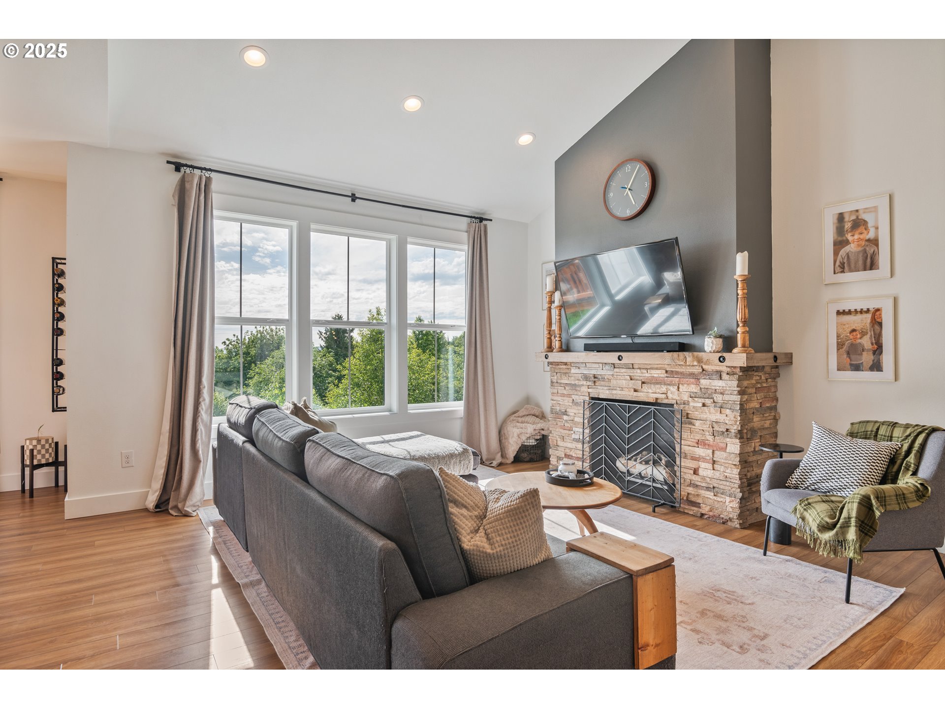 248 CURTIS DR