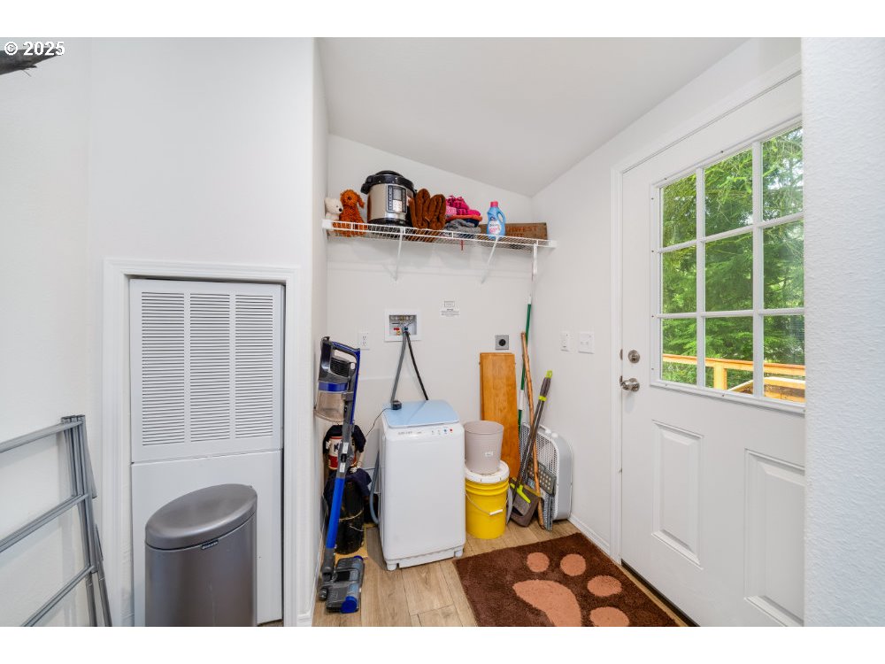 Bay City, Oregon 97107, United States, 2 Bedrooms Bedrooms, ,2 BathroomsBathrooms,Residential,Active,216612