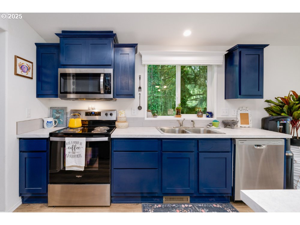 Bay City, Oregon 97107, United States, 2 Bedrooms Bedrooms, ,2 BathroomsBathrooms,Residential,Active,216612