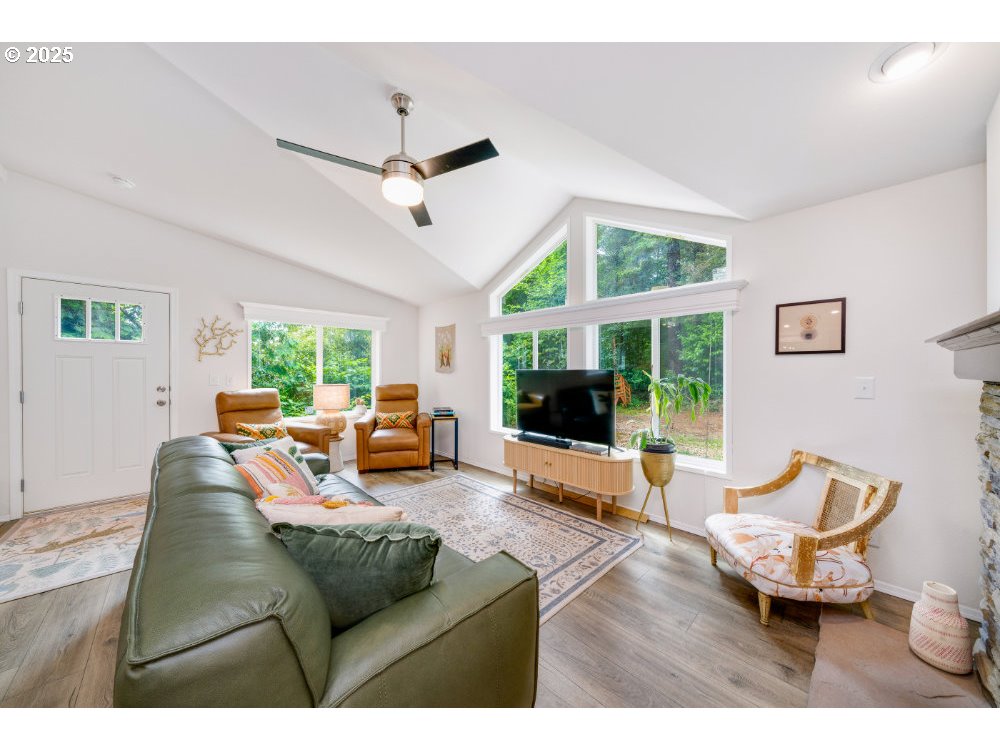 Bay City, Oregon 97107, United States, 2 Bedrooms Bedrooms, ,2 BathroomsBathrooms,Residential,Active,216612