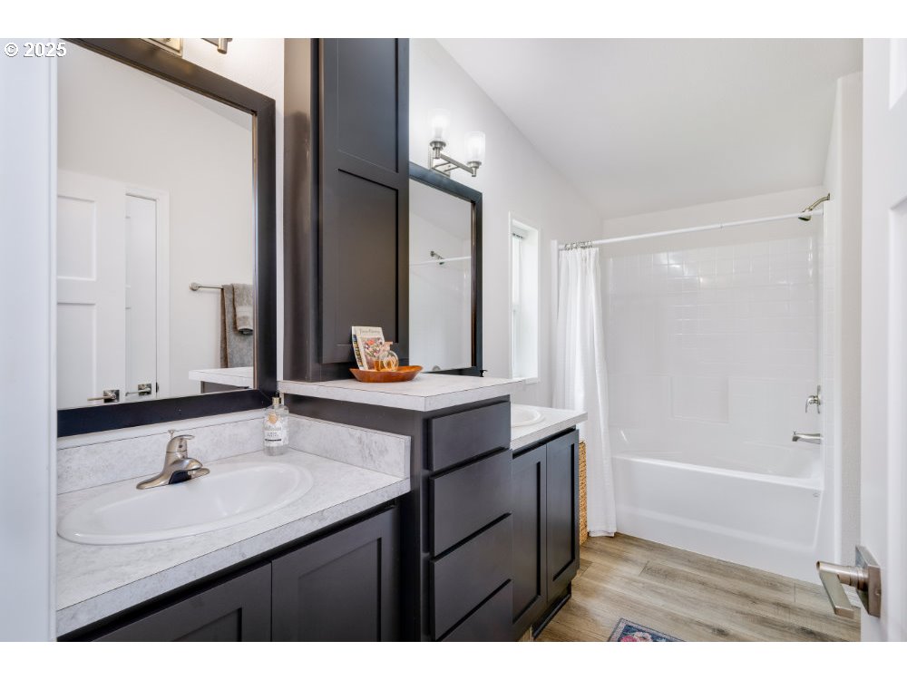 Bay City, Oregon 97107, United States, 2 Bedrooms Bedrooms, ,2 BathroomsBathrooms,Residential,Active,216612