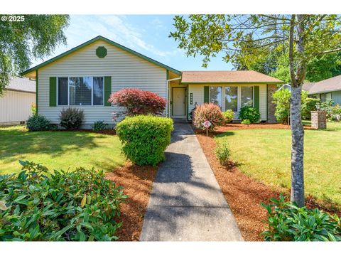 Photo of 1400 NE 19th St, McMinnville, OR 97128 (MLS # 593088935)