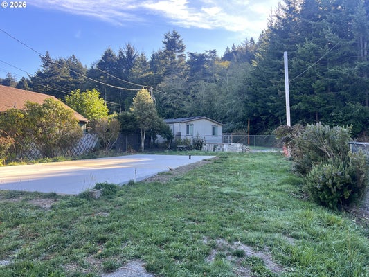 29515 MYRTLE LN, GOLD BEACH, OR 97444 - Image e914b8a07afb8ffed1709f08a8a01951/226472339