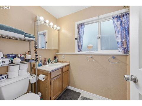 Tiny photo for 85217 Winding Way, Pleasant Hill, OR 97455 (MLS # 100601075)