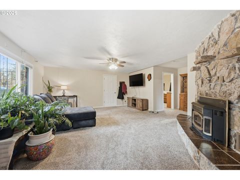 Tiny photo for 85217 Winding Way, Pleasant Hill, OR 97455 (MLS # 100601075)