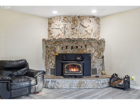 Tiny photo for 85217 Winding Way, Pleasant Hill, OR 97455 (MLS # 100601075)