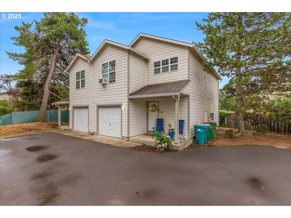 1094 S PENNINGTON DR