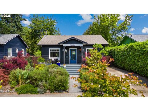 1931 SE ELLIS ST Portland OR 97202