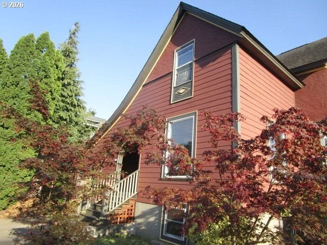 2004 SE ASH ST