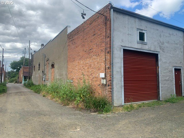 122 SE LOCUST ST