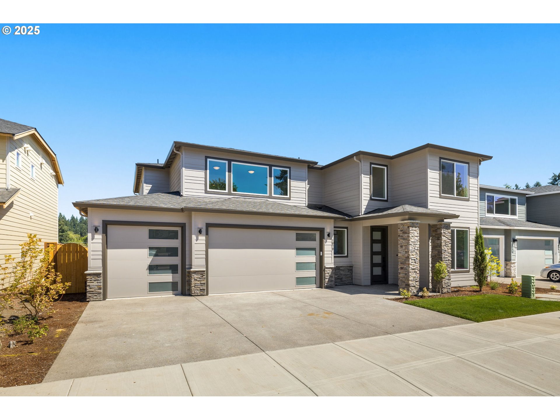 1079 NW ALMA CT