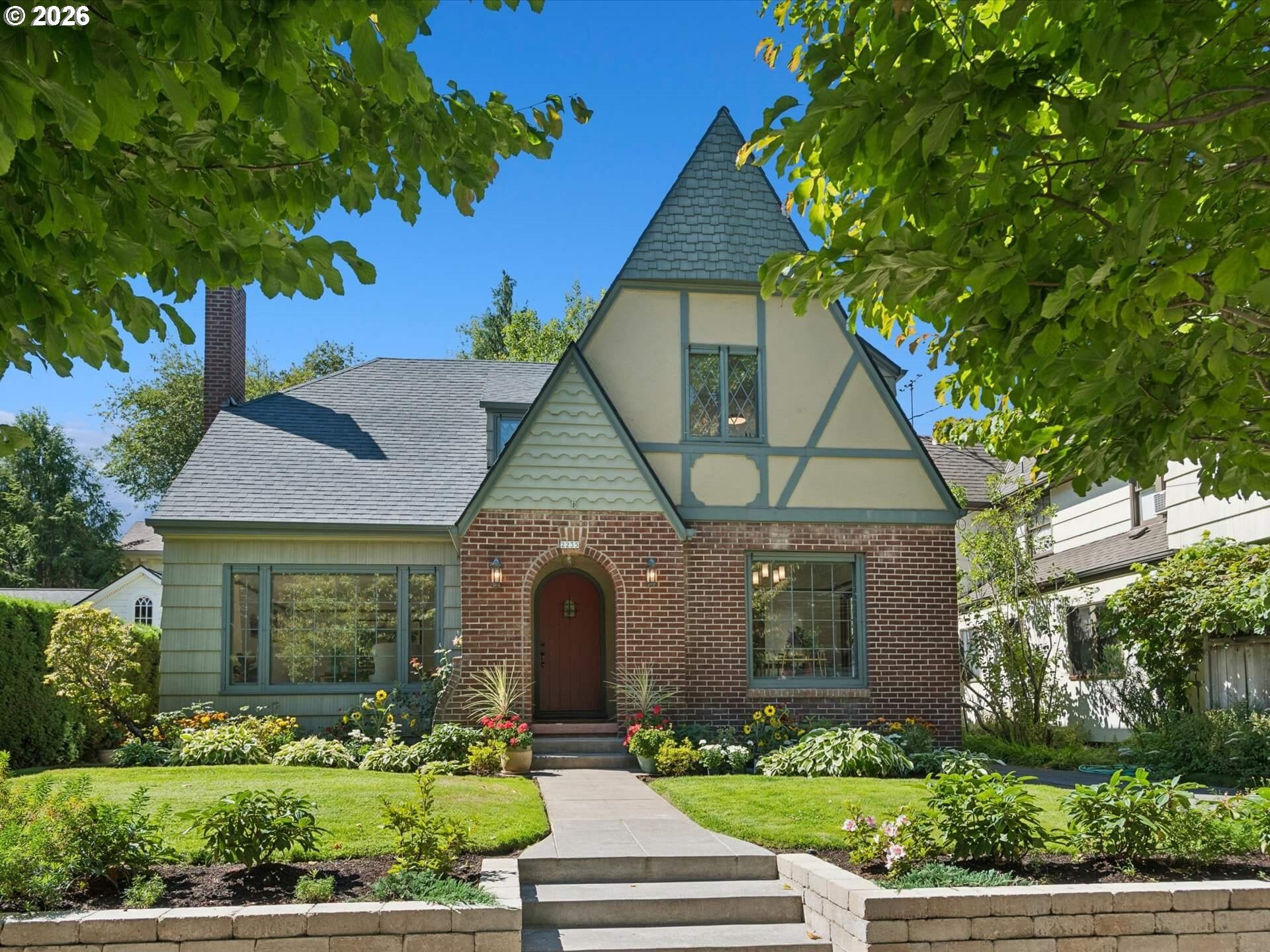 2235 NE 25TH AVE — 4 bed 2 bath Single Family Residence