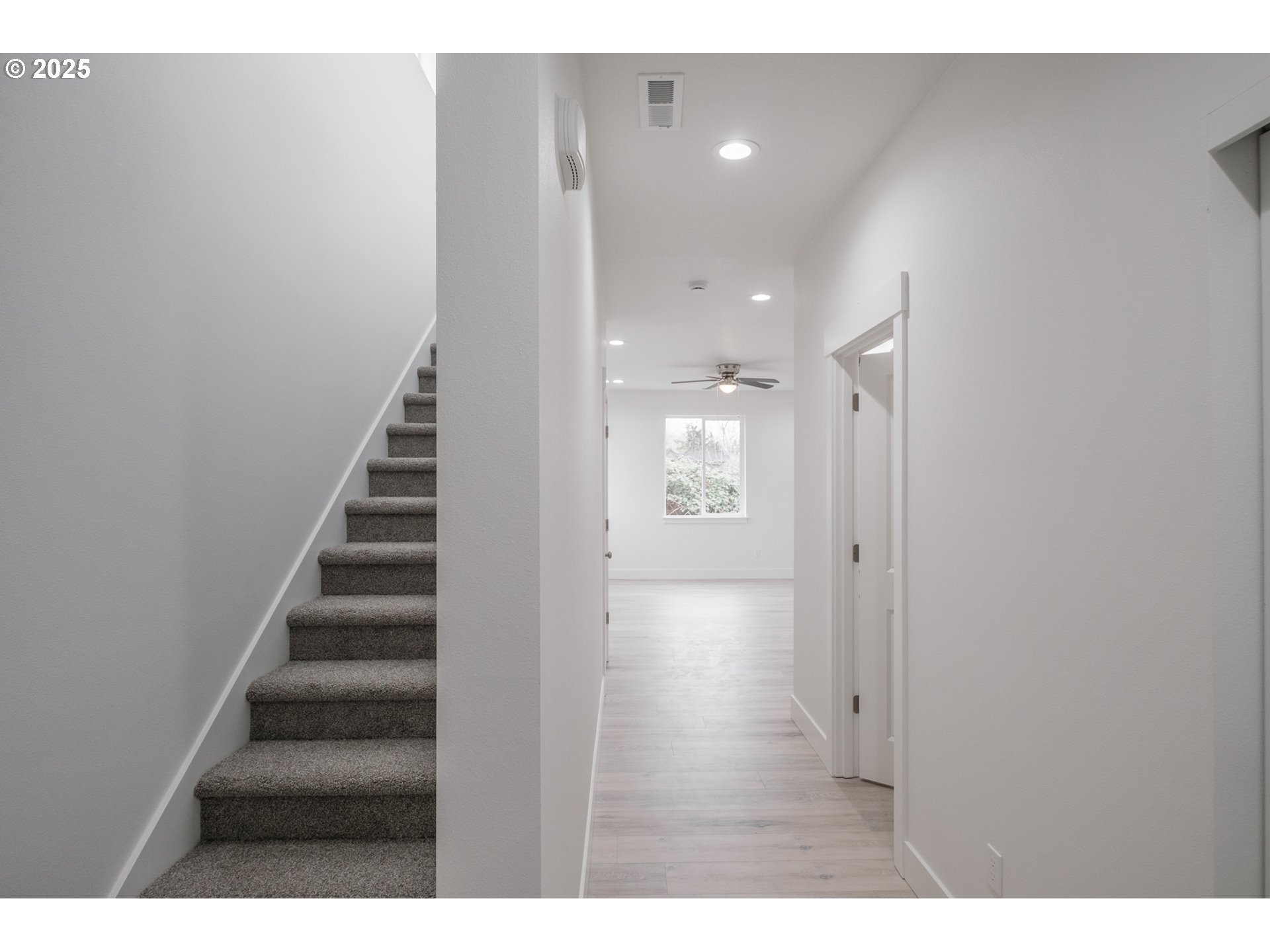 Lebanon, Oregon 97355, United States, 6 Bedrooms Bedrooms, ,5 BathroomsBathrooms,Residential,Active,77621