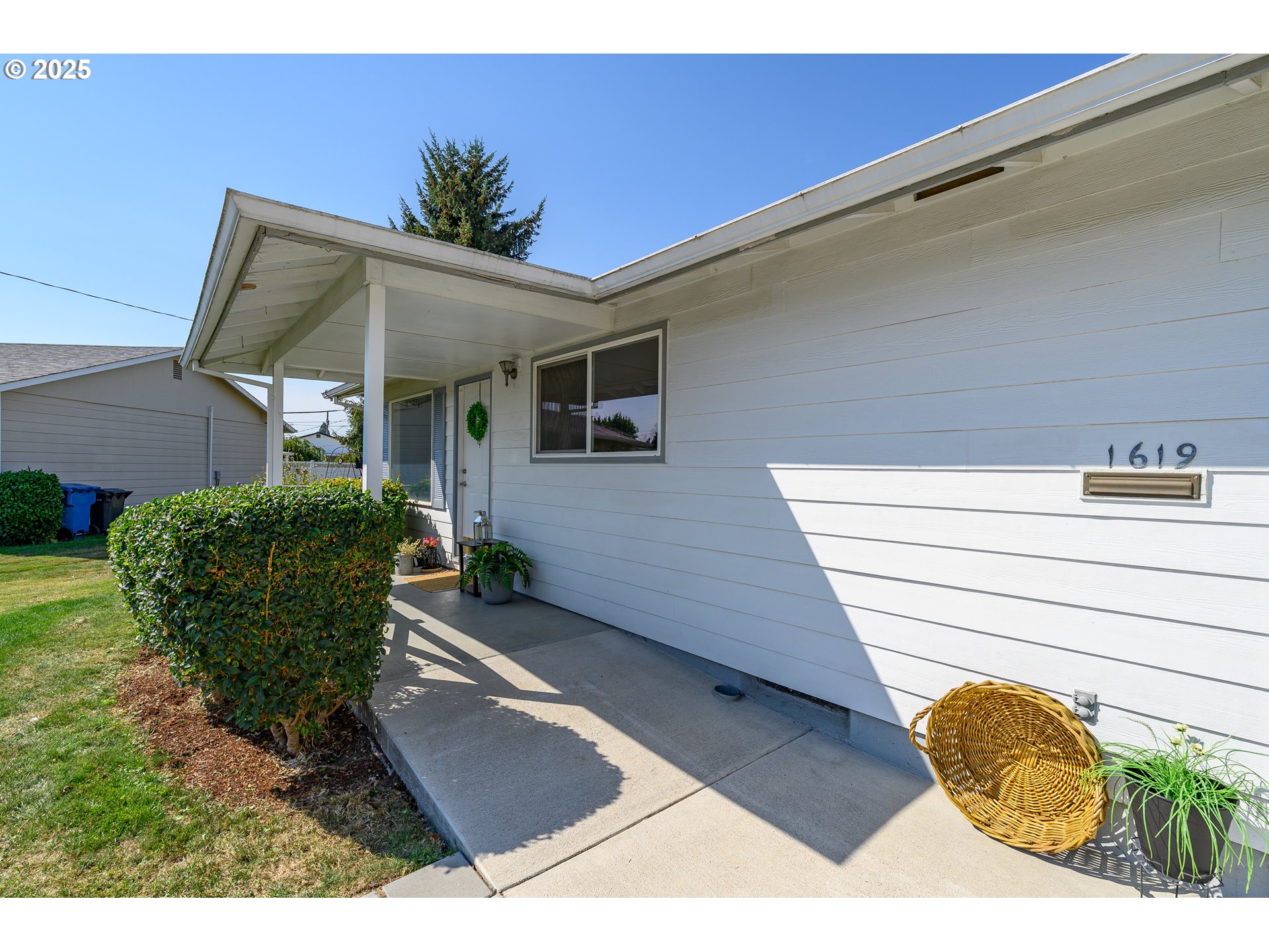 1619 Thompson RD