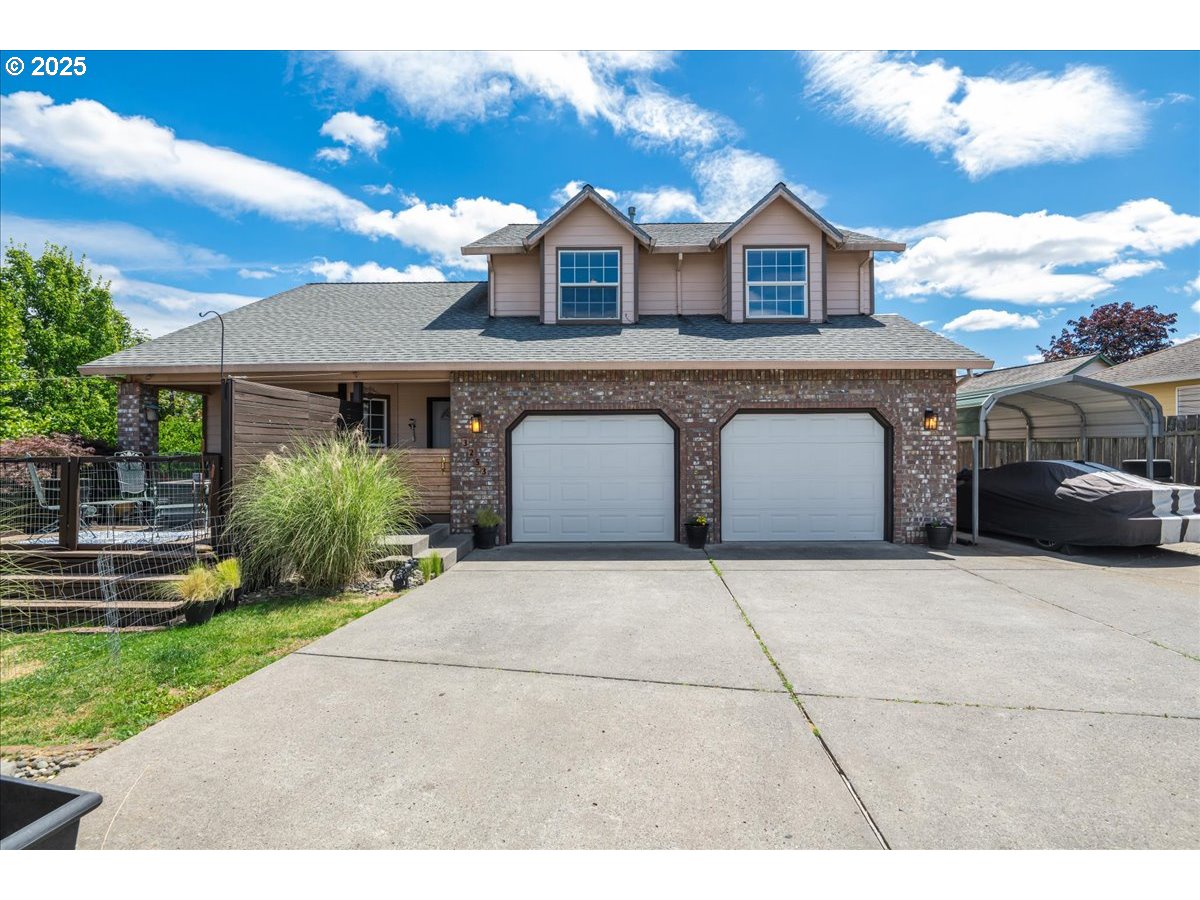 3253 SE 24TH TER
