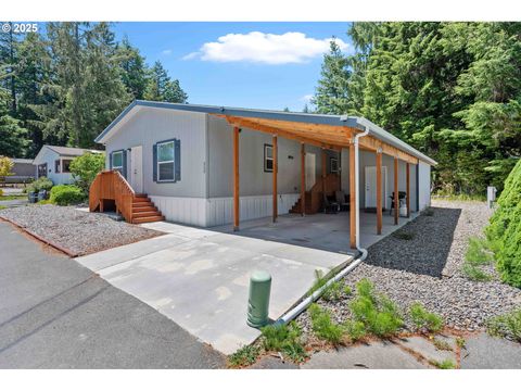 520 SHOREPINES AVE Coos Bay OR 97420