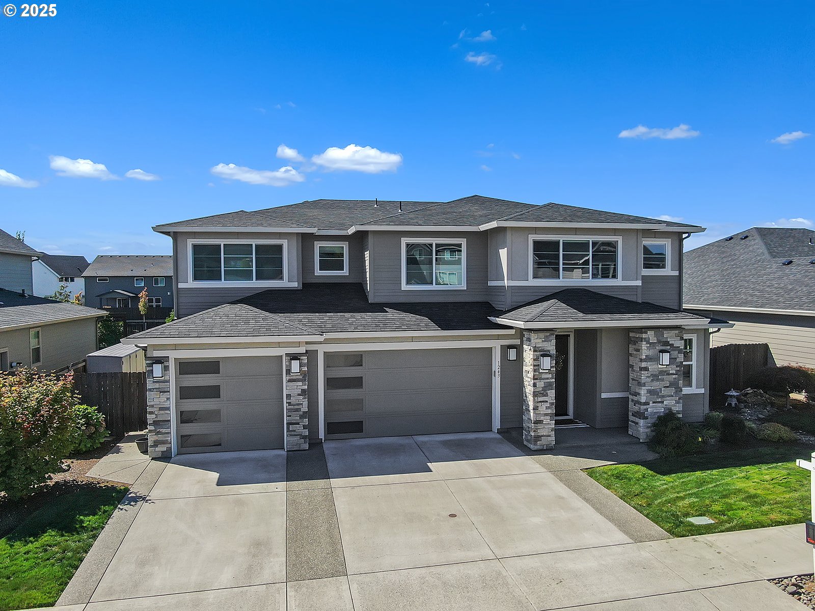 1243 S FIELDCREST DR