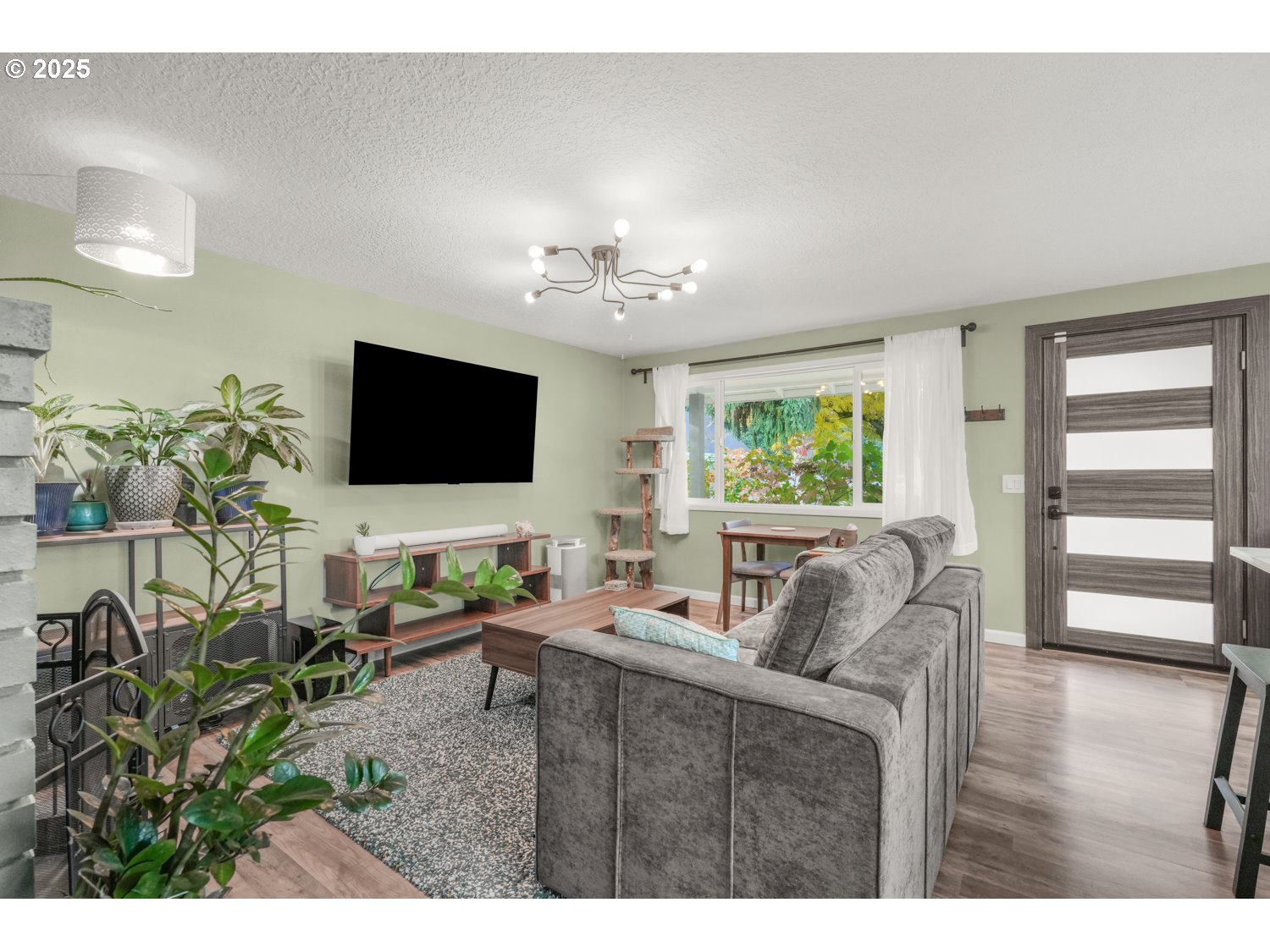 9028 N CHAUTAUQUA PL