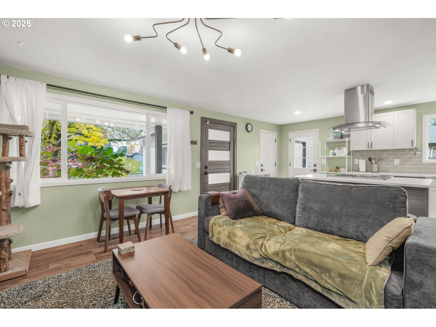 9028 N CHAUTAUQUA PL