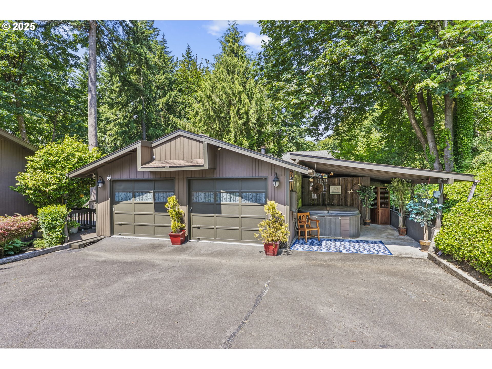 4115 SUNSET WAY