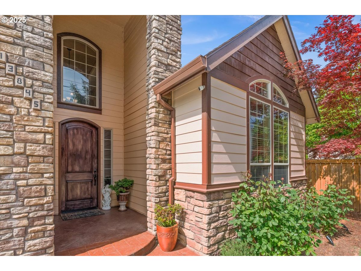 13845 SW FAR VISTA DR