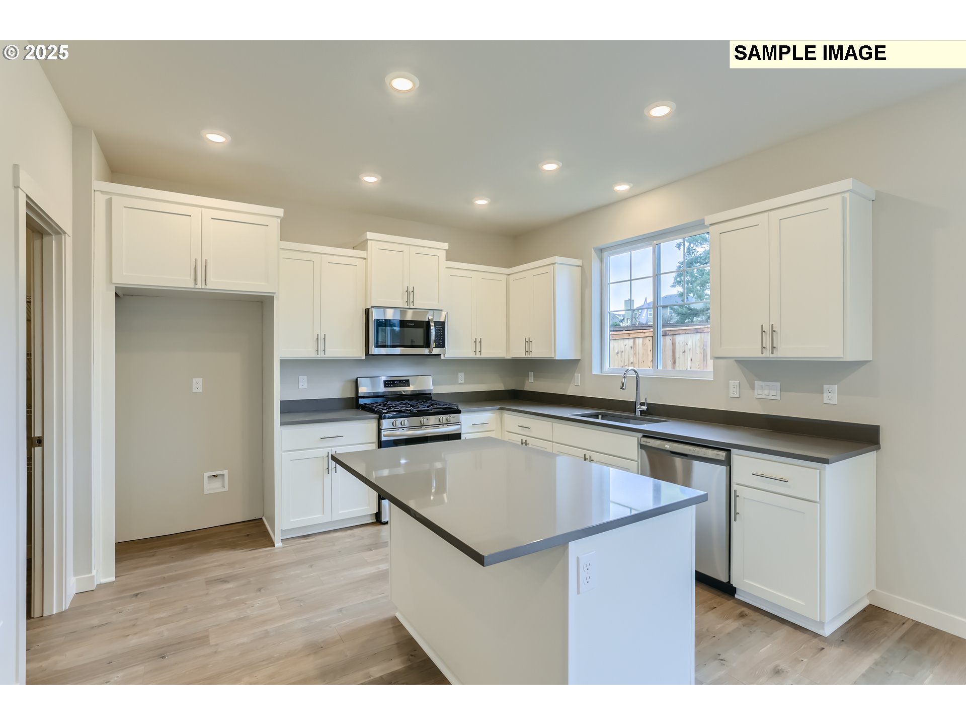 8990 SW Vermillion DR