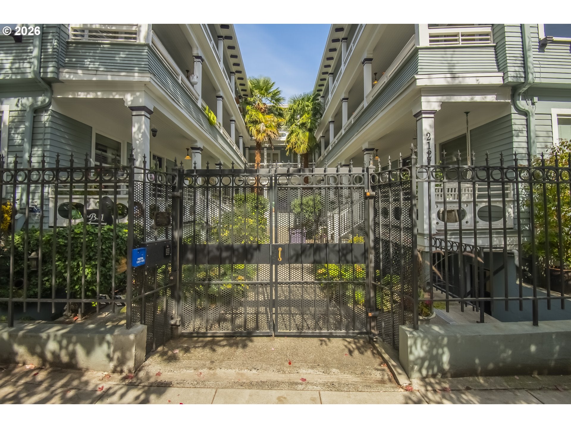 2127 NW IRVING ST 301 — 2 bed 1 bath Condominium