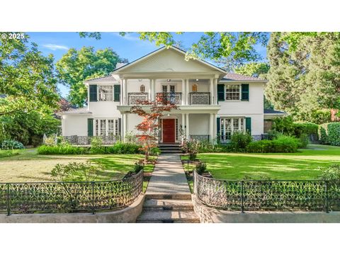 629 SE SAINT ANDREWS DR Portland OR 97202