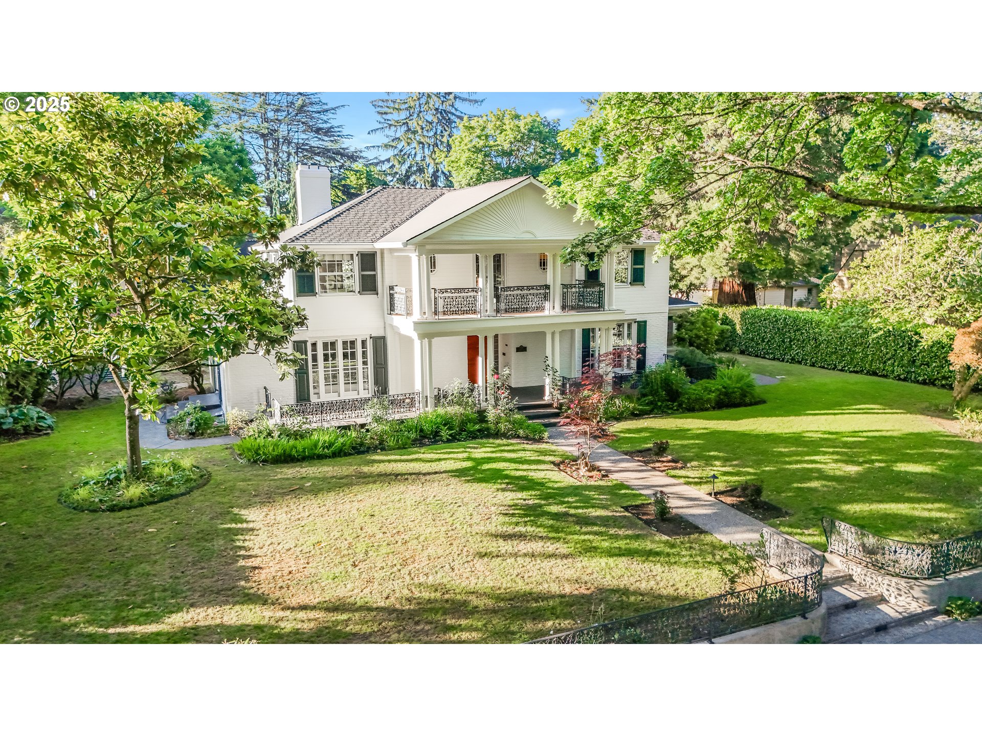 629 SE SAINT ANDREWS DR