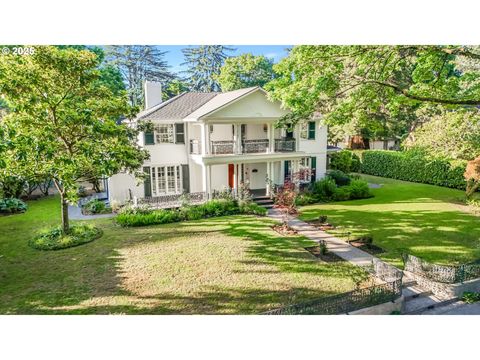 629 SE SAINT ANDREWS DR Portland OR 97202