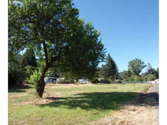 WALNUT ST, MYRTLE CREEK, OR 97457 - Image ea53c2dc0c6d16130b006c8d7ada562e/1350994026