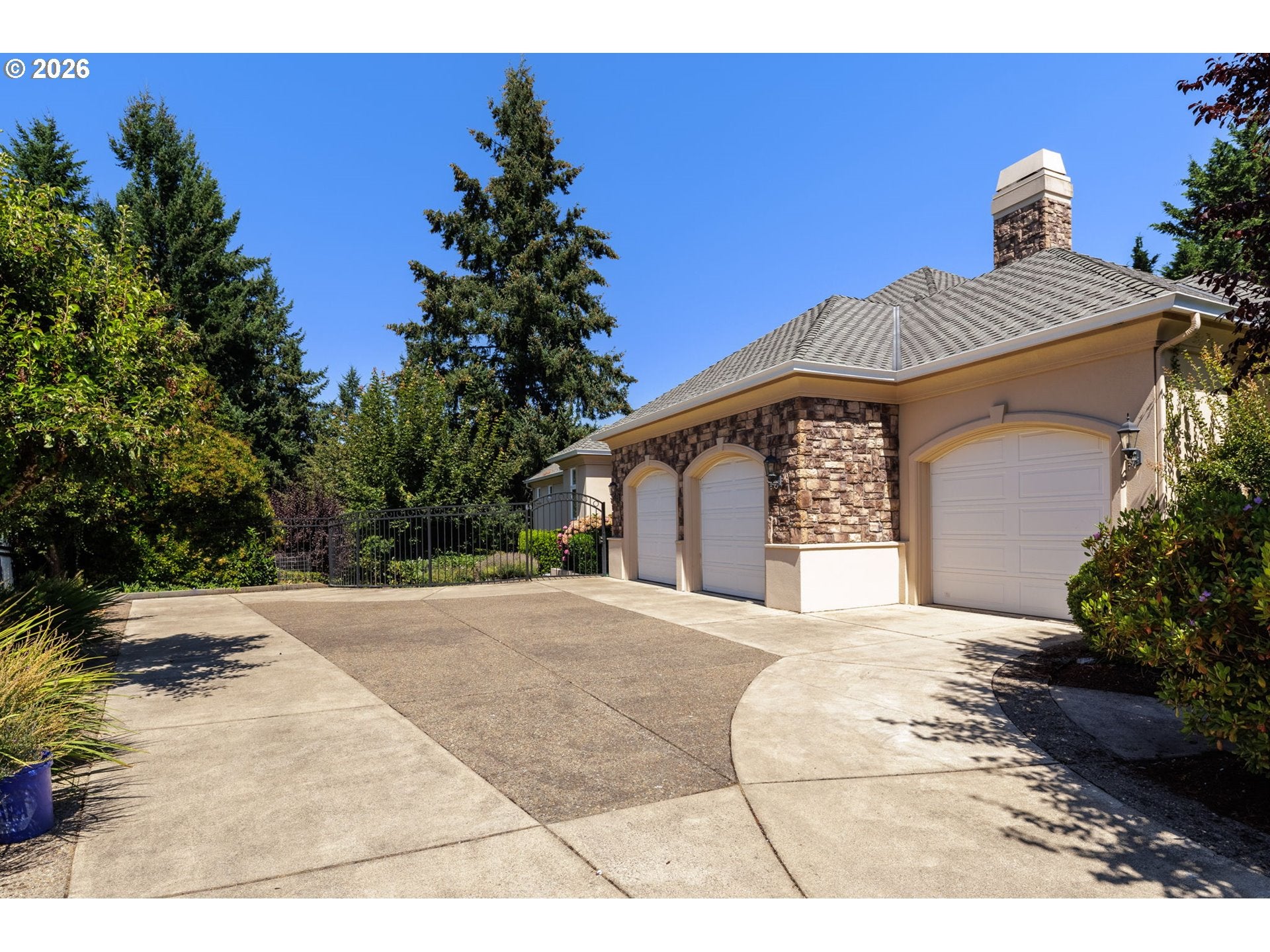 2663 RIDGEMONT DR