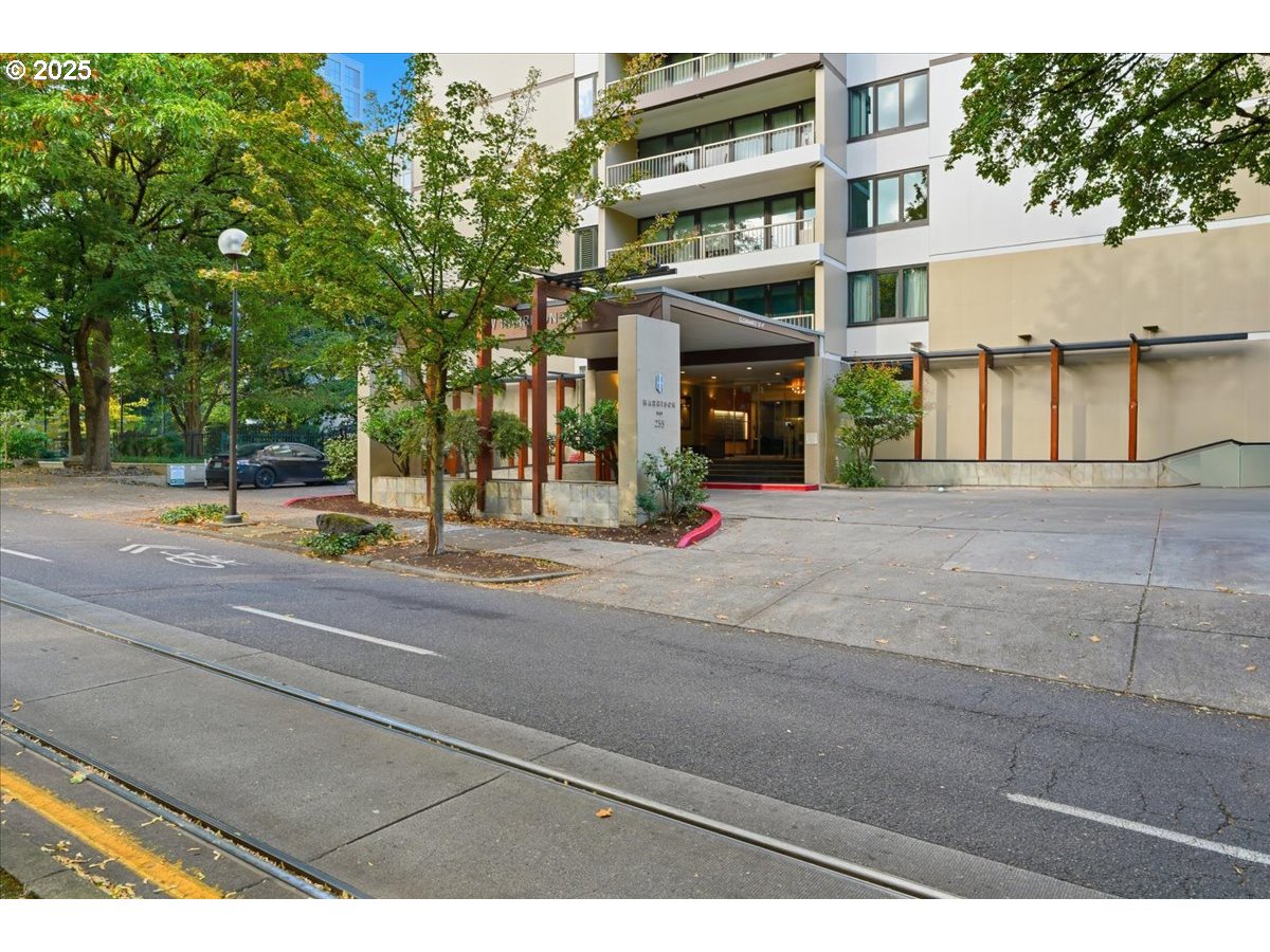 255 SW HARRISON ST 1B
