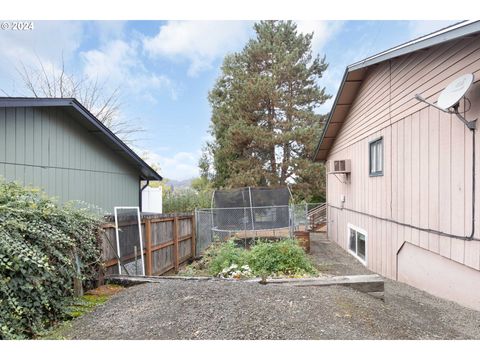 A home in Roseburg