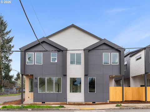 7193 SE CRYSTAL SPRINGS BLVD 8 Portland OR 97206