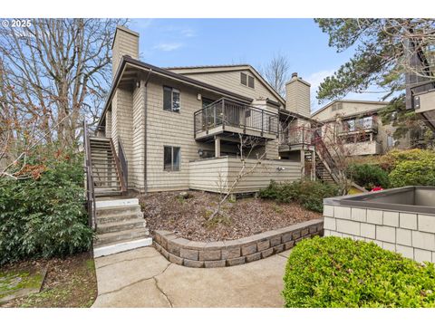 Photo of 56 Galen St, Lake Oswego, OR 97035 (MLS # 434093532)