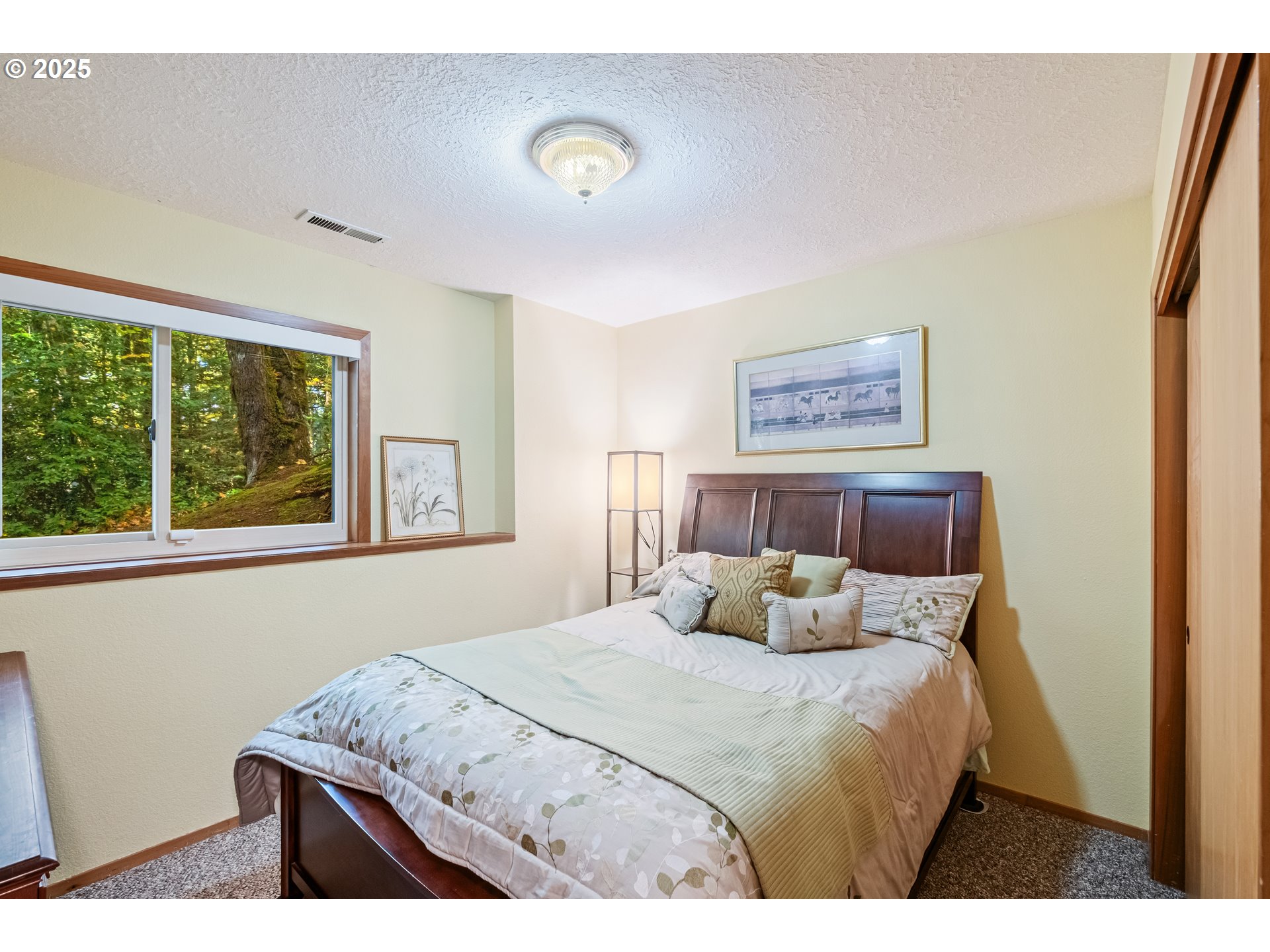 Salem, Oregon 97306, United States, 4 Bedrooms Bedrooms, ,4 BathroomsBathrooms,Residential,Active,237152