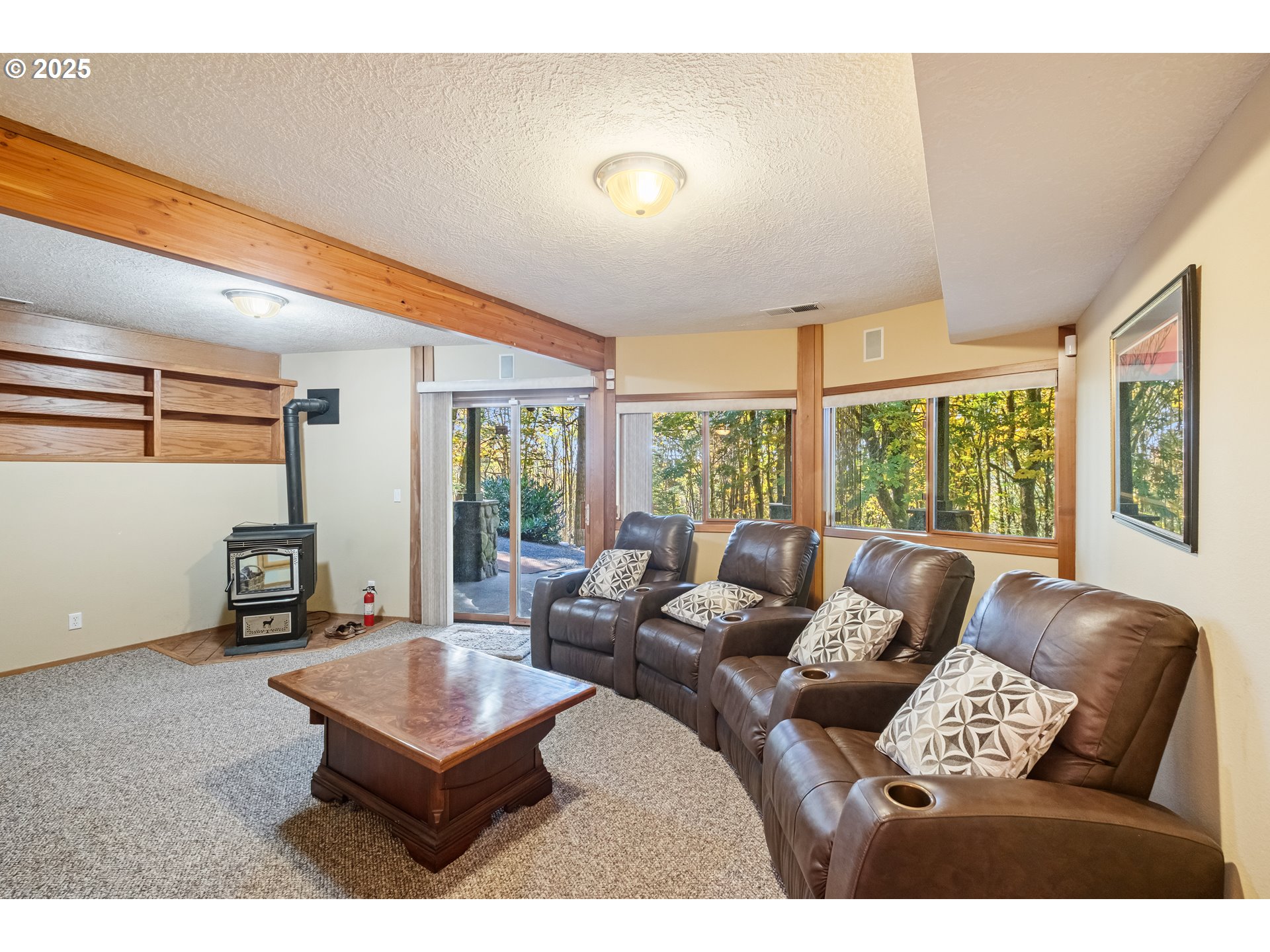 Salem, Oregon 97306, United States, 4 Bedrooms Bedrooms, ,4 BathroomsBathrooms,Residential,Active,237152