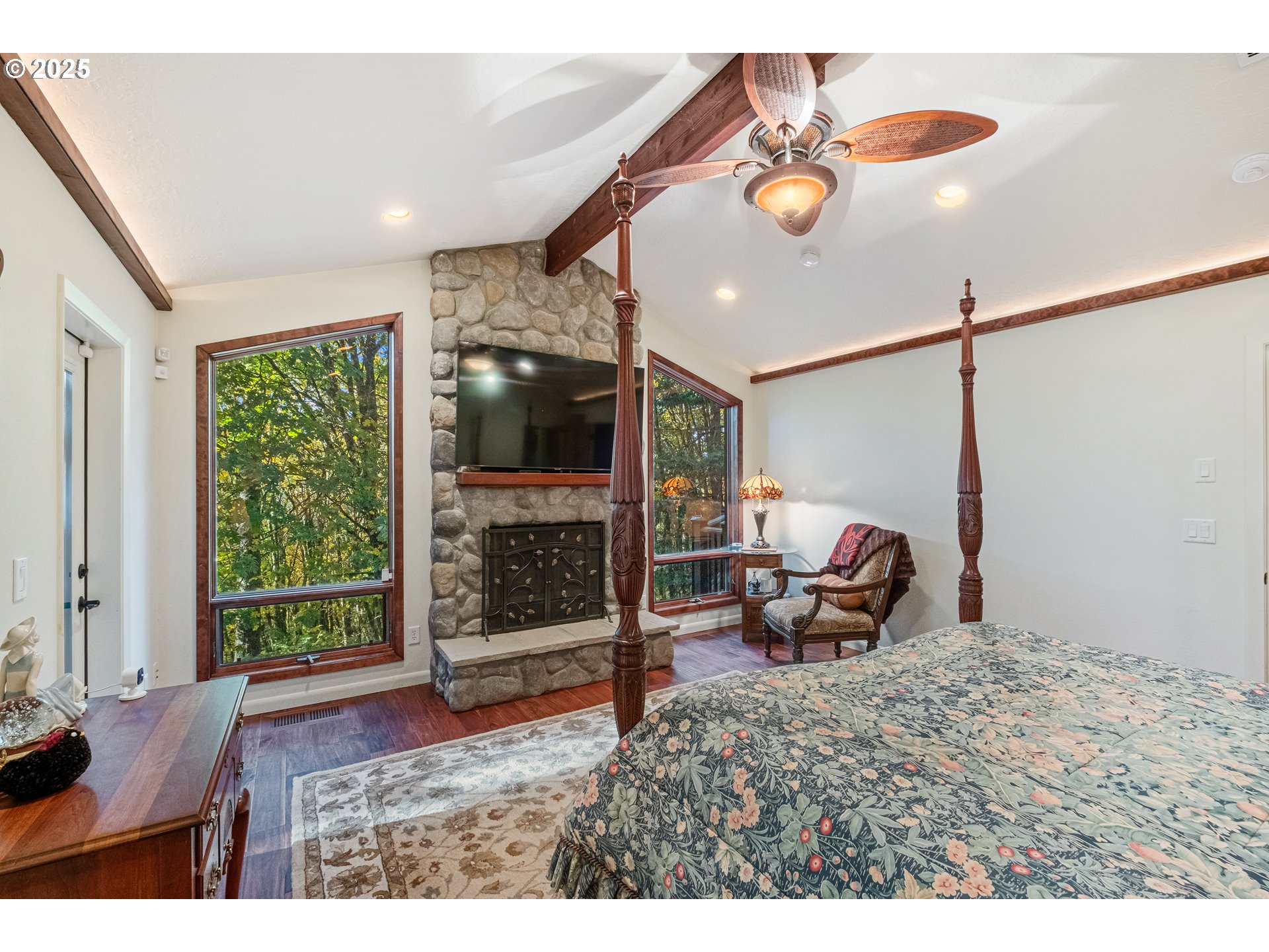 Salem, Oregon 97306, United States, 4 Bedrooms Bedrooms, ,4 BathroomsBathrooms,Residential,Active,237152